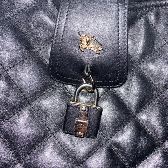 Burberry Black Patent Leather Quilted ‘Brooke’ Hobo Shoulder Bag w Lock Detail - Picture 7 of 17